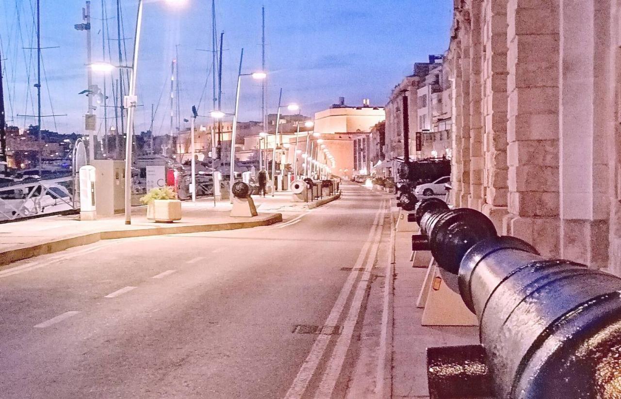 Modern Apt Kalkara Seafront! Extérieur photo